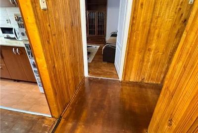 4 camere l Str.Sesului l Balcon l Etaj intermediar - 10