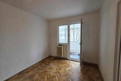 Apartament cu 3 camere nedecomandat în Alexandru cel Bun
