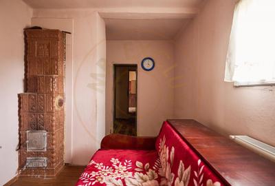 Casa individuala  Leresti la strada principala+ teren 831 mp, utilitati complete - 9