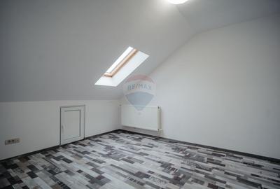 Apartament cu 3 camere de vânzare în zona Burdujeni - 4