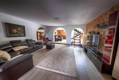 Vila de Vis cu Panorama Spectaculoasa ,INDEPENDENTA  ENERGETIC -Bucium - 10