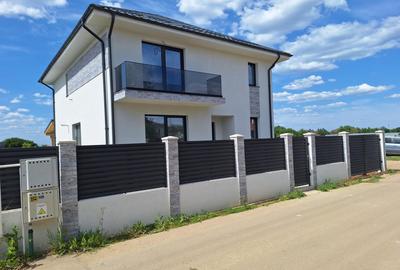 Casă individuală cu 5 camere în Corbeanca