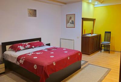 Apartament 3 camere - Ultracentral - zona Peninsula - 1.100 euro/luna (Cod E2) - 5