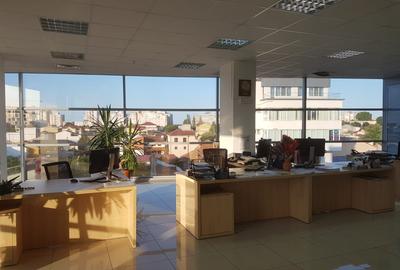 Birou  elegant, mobilat,luminos, supraf. vitrata mare, lift , 241 mp, Bd. Mamaia - 3