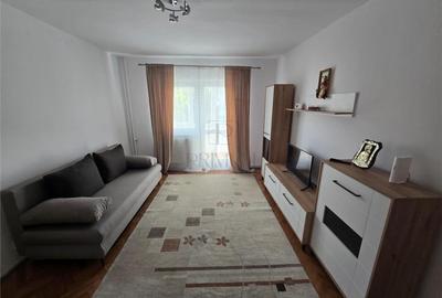 Apartament cu 3 camere semidecomandat în Olimpia-Stadion