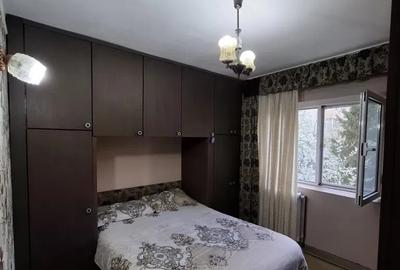 Apartament cu 3 camere decomandat în Mircea cel Bătrân