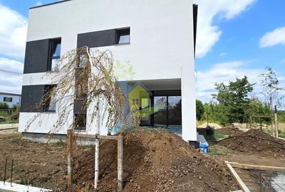 Vila noua superba,  4 camere, toate utilitatile, Balotesti - 1