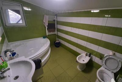Casa spatioasa cu 8 camere si teren de 801 mp - ideala pentru 2 familii - 24