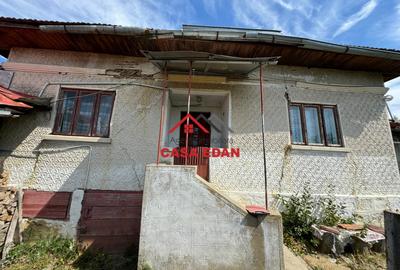 ●Casa in Pietriceaua--27.000e●