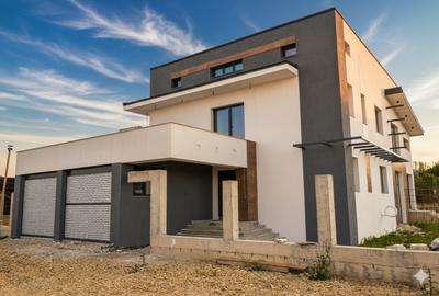 Casa foarte spectaculoasa 300mp | Teren 900mp  | Balotesti | La alb - 1