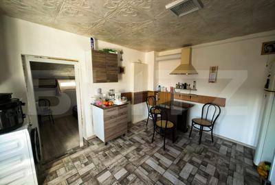 Casă de vânzare, 55 mp, zona Erbiceni - 11