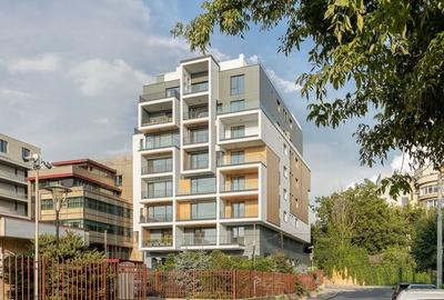 Apartament cu 3 camere semidecomandat în Floreasca