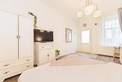 Casa cu 3 apartamente + transfer afacere, locuri parcare, Centrul Istoric, Braso - 3