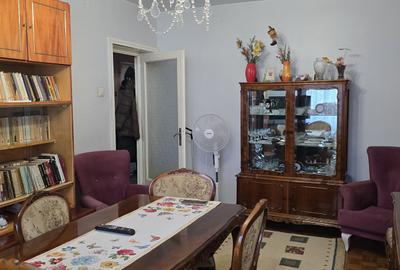 Apartament de vânzare – Piața Abator, etaj 1, decomandat - 2