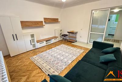 Apartament cu 3 camere decomandat, mobilat în Ștrand