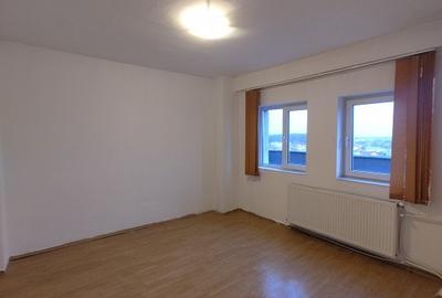 Apartament cu 2 camere decomandat în Simion Bărnuțiu