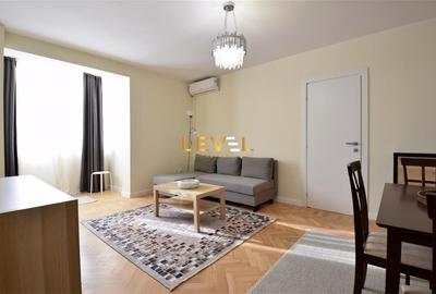 Apartament cu 3 camere semidecomandat, mobilat în Universitate