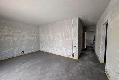 Apartament cu 2 camere semidecomandat în Florești
