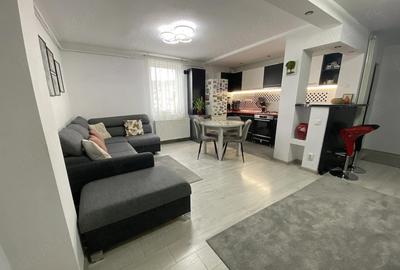 Apartament 3 camere la cheie, 65 mp, etaj intermediar, parcare, Zona Regal - 2