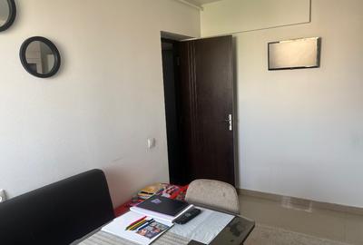 Apartament cu 2 camere semidecomandat, mobilat în Micro 1