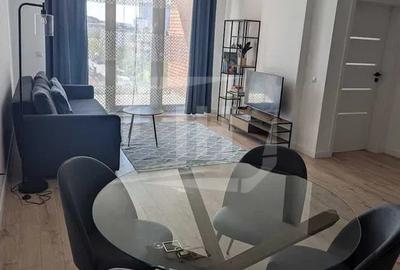 Apartament cu 2 camere semidecomandat, mobilat în Central