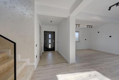 CASA TIPLA, Racordata la toate Utilitățile ! Domnești ! - 5
