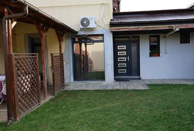 De vânzare Casă 3 camere, 2 baii, curte propie, cartier parneava Arad - 1