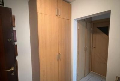 Etaj 3-Podul de Fier-2 Camere Decomandat-bloc 81' - 9