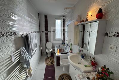Apartament cu 3 camere  || str Florilor - 12