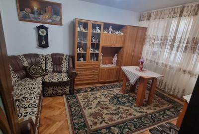 Apartament cu 2 camere decomandat, mobilat în Central