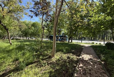 Apartament de vânzare cu 4 camere in Tomis Nord, Vedere parc, etaj 1 - 19