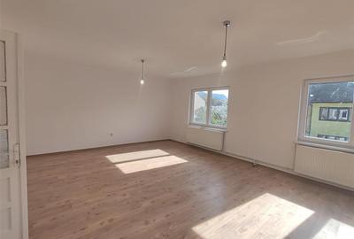 Casa singur in curte - Florilor - 11