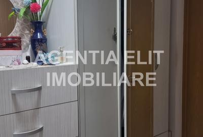 Garsoniera, bloc de apartamente, zona Mall - 8