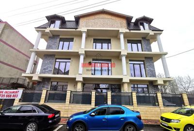 Casă individuală cu 8 camere în Ozana