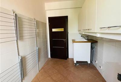 VANZARE VILA 8 CAMERE 652 mp teren zona Sisesti Sector 1 - 17