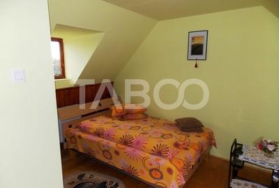 Pensiune de vanzare la cheie  13 camere  si teren 3000 mp - 46