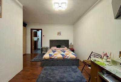 Garsoniera | Bloc mixt | 10 minute metrou 1 Decembrie - 1