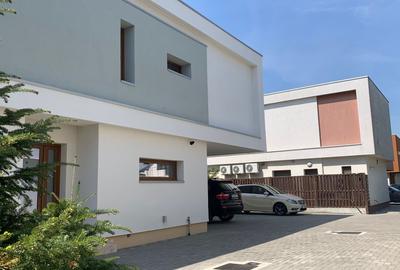 Casă individuală cu 4 camere în Central