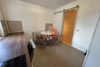 Disponibil imediat. Etaj 1. Centrala proprie. Vedere pe 2 parti. - 8