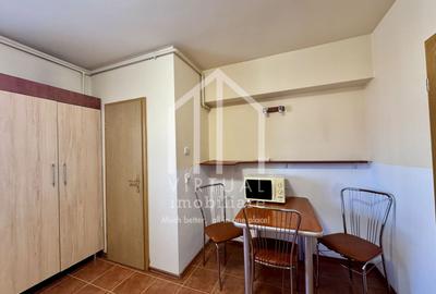 Apartamet cu 3 camere+birou, etaj 4/6, decomandat, Bl. Mihai Viteazu - 13