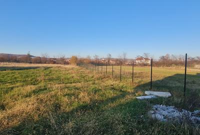Vand teren situat in localitatea Cristian, pe strada II, - 2