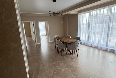 Apartament cu 3 camere semidecomandat în Nord