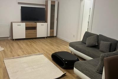 Apartament cu 3 camere semidecomandat, mobilat în Mihai Viteazul