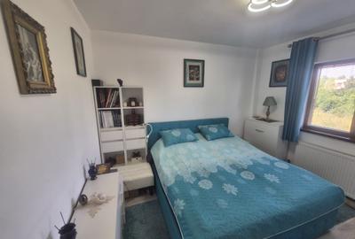 Apartament cu 2 camere decomandat în Apărătorii Patriei