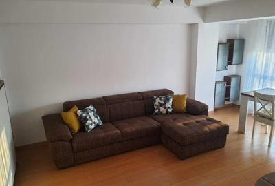Apartament cu 3 camere decomandat, mobilat în Tătărași
