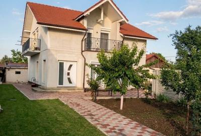 Casă individuală cu 4 camere decomandat în Parța