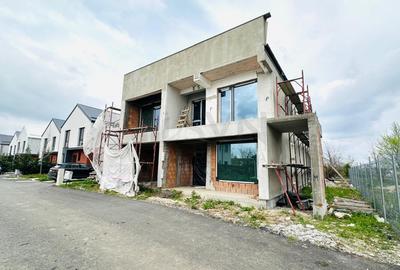 Casă individuală cu 5 camere în Corbeanca