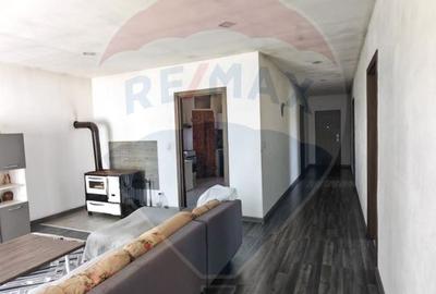 Casă / Vilă cu 4 camere de vânzare - 5