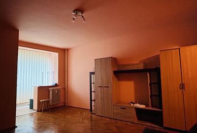 Garsoniera Muncii, 7 minute de metrou, mobilata si utilata complet, libera - 1