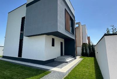 Casă individuală cu 5 camere în Central